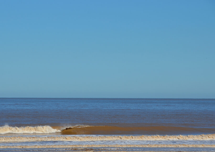 Lincolnshire Surfing - Crisp and Clean